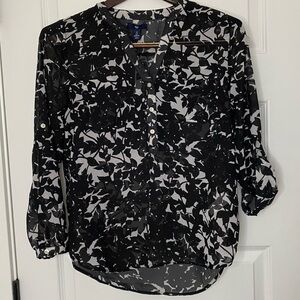 * Gap Sheer Top Size S Black White